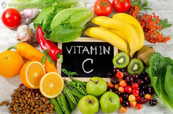 Tăng cường ăn thực phẩm giàu vitamin C là cách trị sẹo rỗ bằng phương pháp tự nhiên hiệu quả