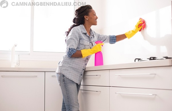 Dọn dẹp nhà cửa sạch sẽ là một cách để phòng ngừa dị ứng