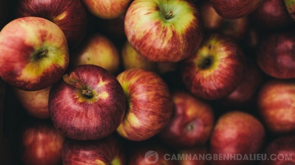 Giấm táo hỗ trợ điều trị vảy nến
