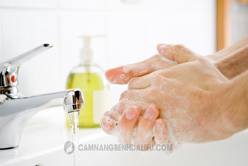 rửa tay sạch sẽ