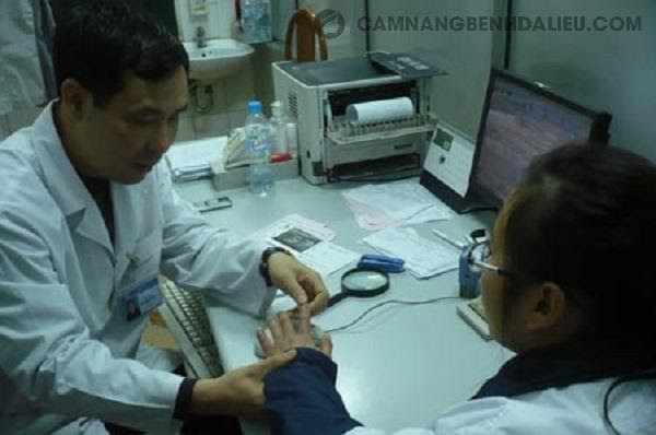 Bác sĩ chữa viêm da cơ địa tại Hà Nội