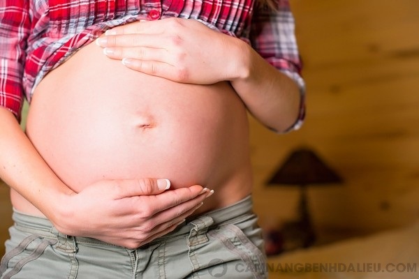 Bị nổi mề đay khi mang thai có ảnh hưởng tới thai nhi không?