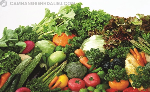 Tăng cường ăn rau xanh để cung cấp các vitamin và dưỡng chất thiết yếu cho cơ thể