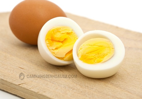 Bị vảy nến không nên ăn trứng