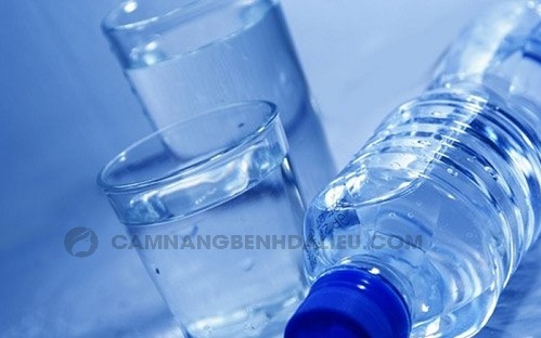 Nước là một yếu tố cần thiết để phòng tránh bệnh chàm